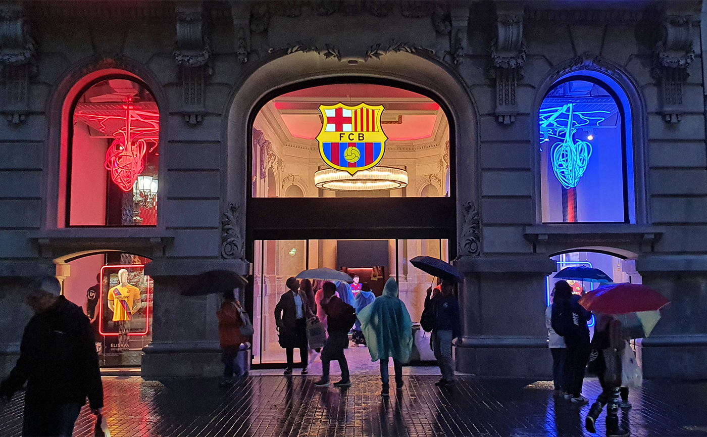 Post-web-Barca-Store-retail-design-manuelsantolaria